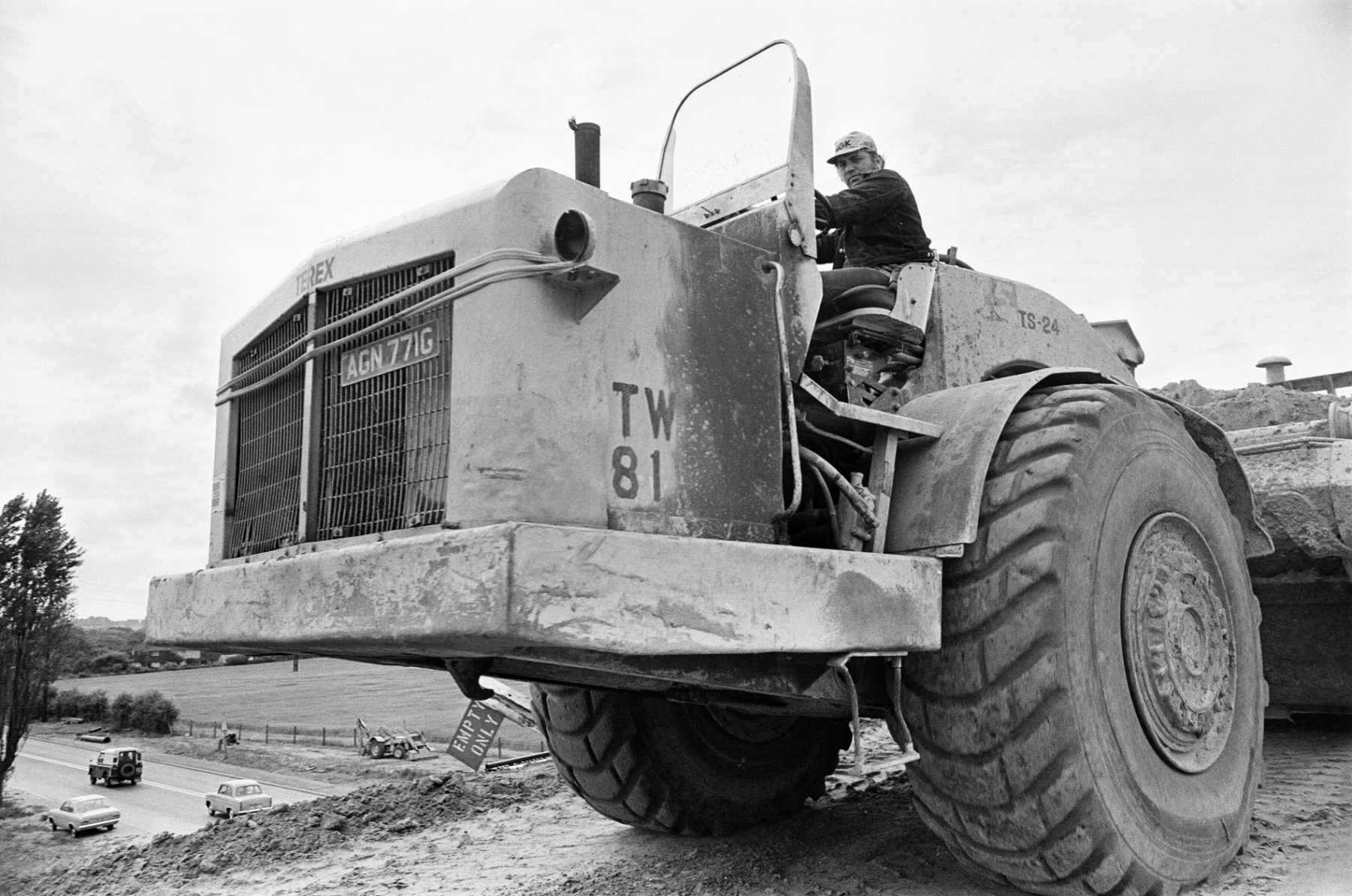 JS59359224