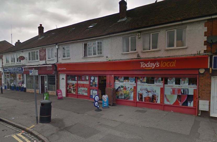 Hammer wielding man tries to rob Tilehurst shop