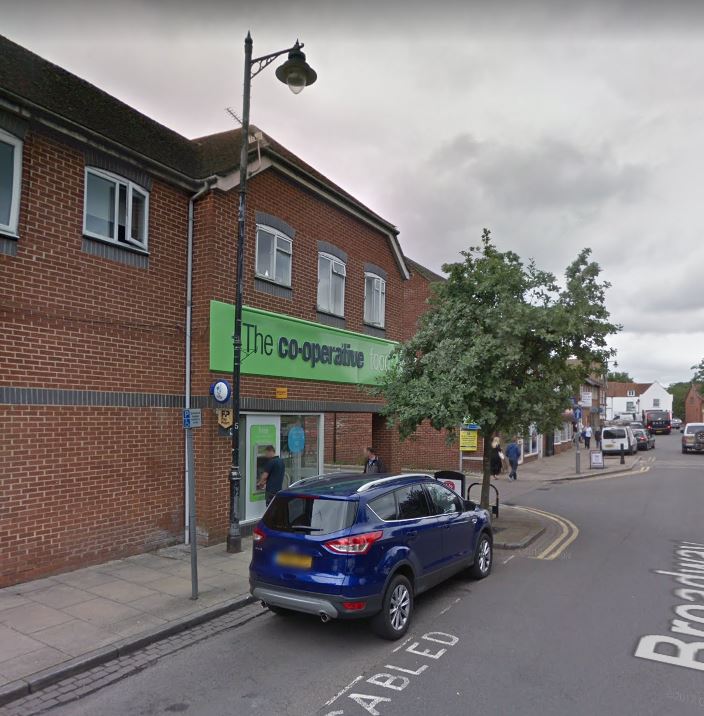 Police hunt dog lovers after assault in Thatcham