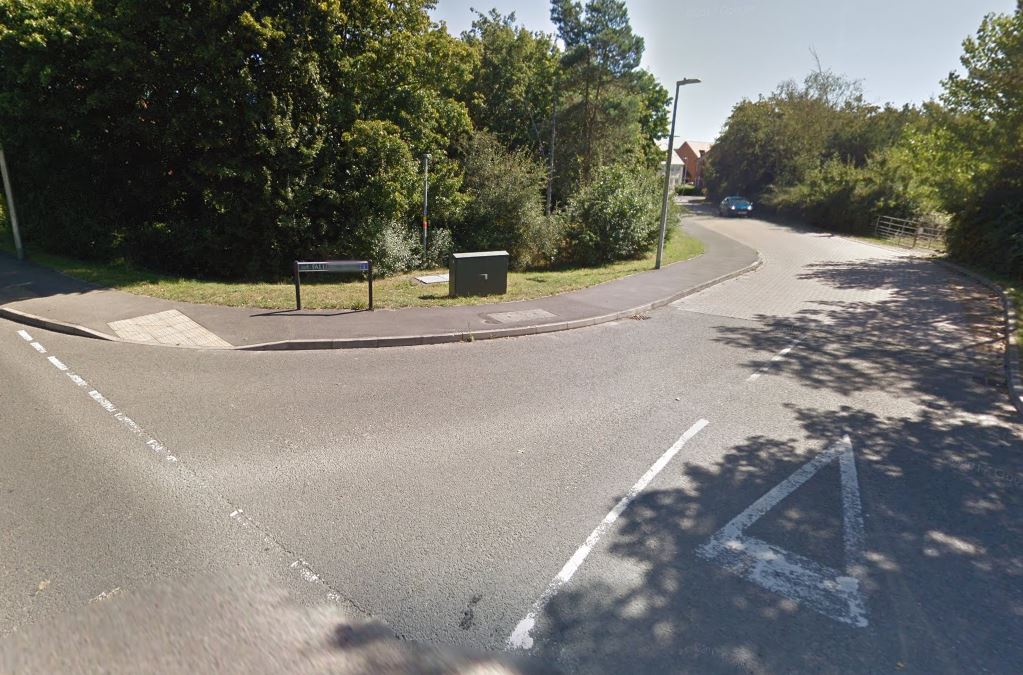 Flat in Padworth damaged after cooker fire