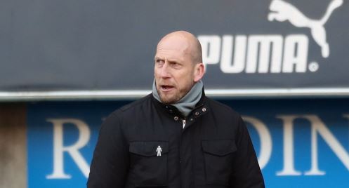 Stam urges Reading FC defenders to cut out costly mistakes