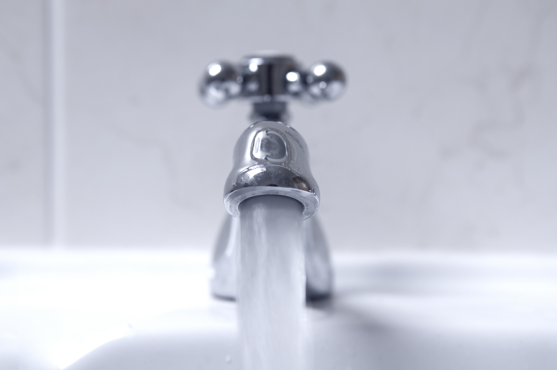 Water bosses urge people in Berkshire to use "as little as possible"