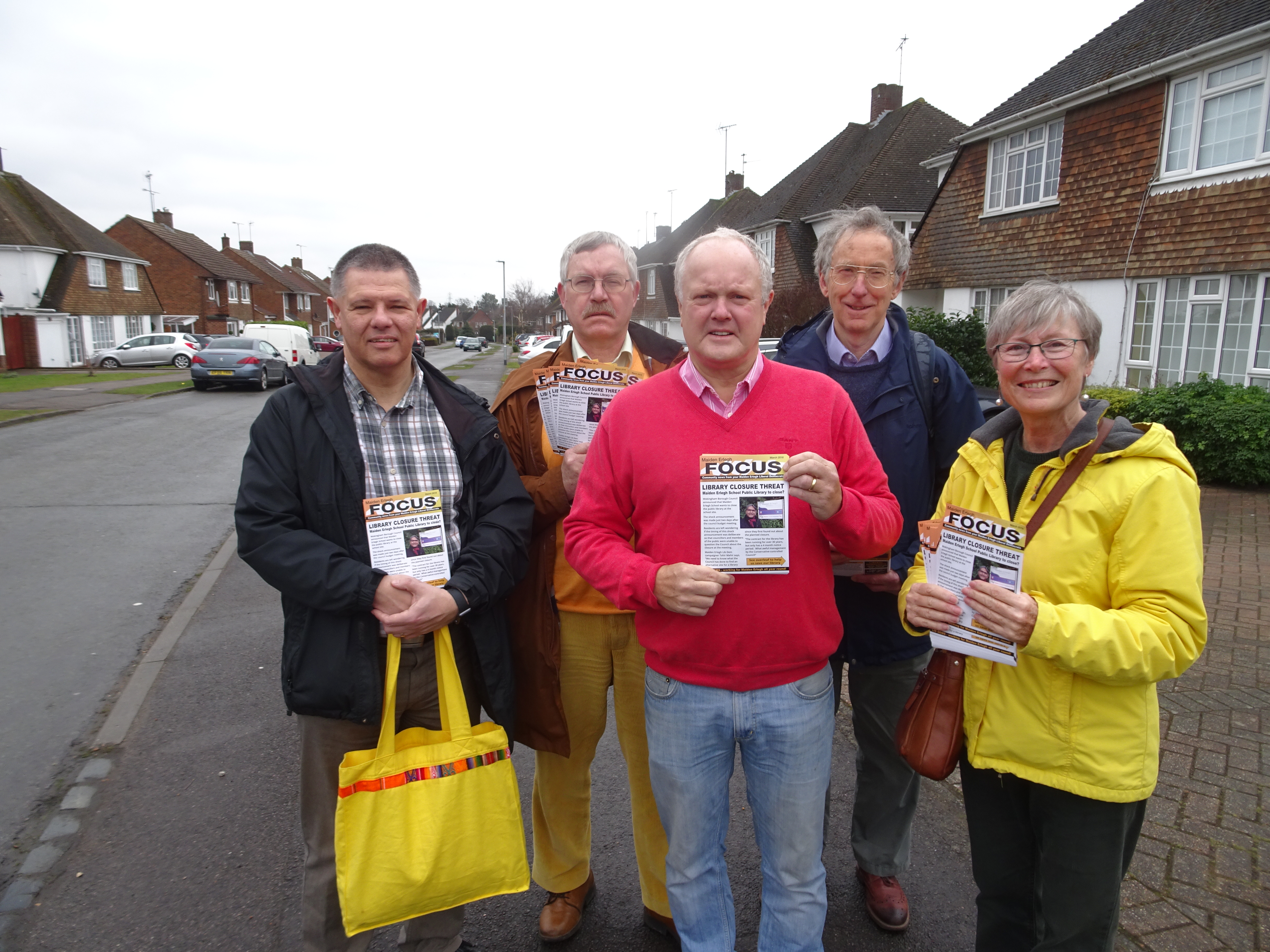 Earley Lib Dems drum up support for fight against library closure