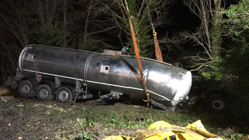 Police investigate milk lorry crash on the M4