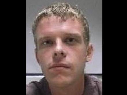Police hunt escaped prisoner who could be in Bracknell