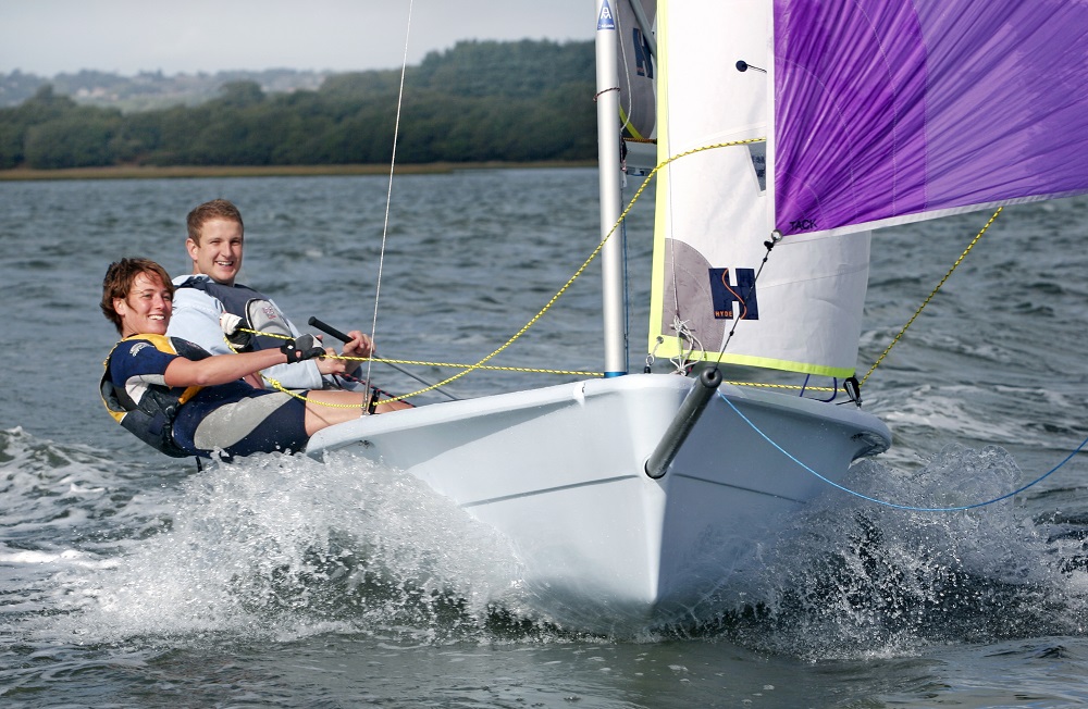 Free sailing experiences available for families in Berkshire