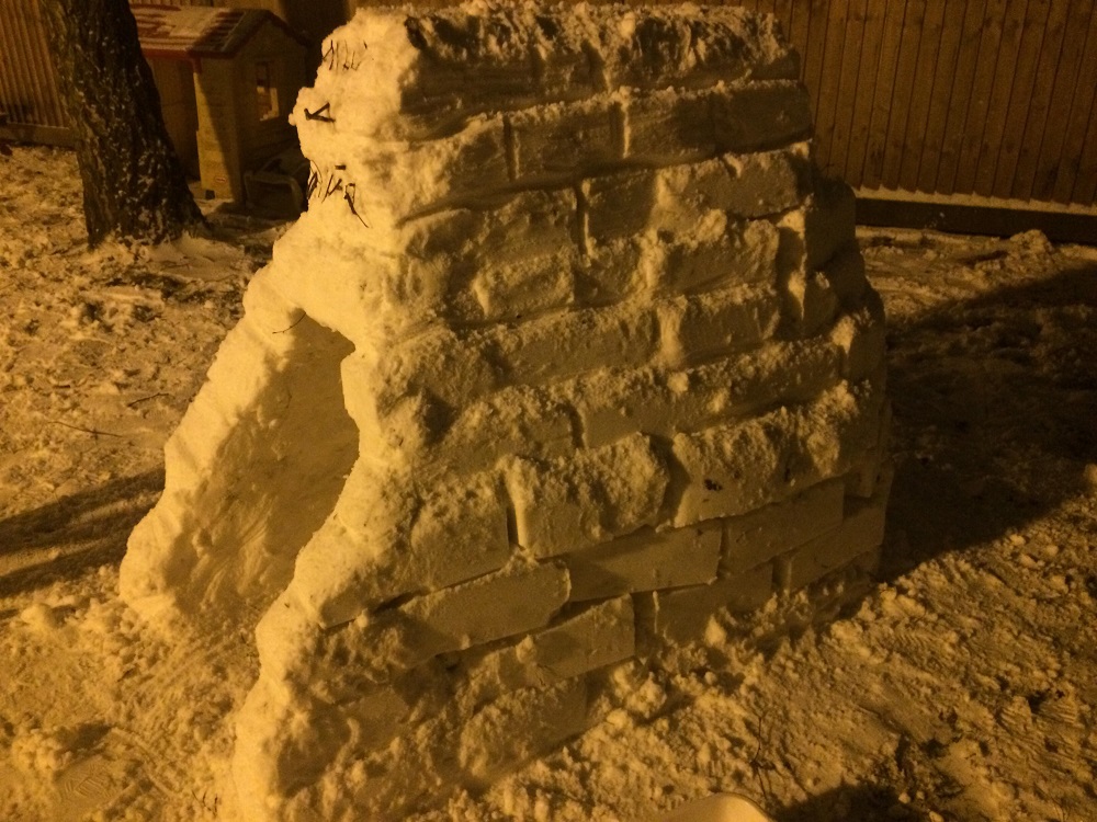 Snow_man_byline_Nicole_Younger