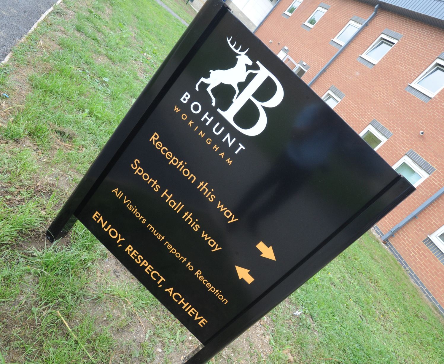 Bohunt Wokingham school in Arborfield closed after 'serious' flooding