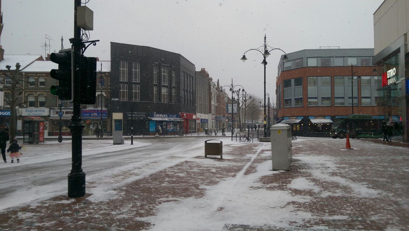 Met Office warns of strong winds and snow showers until Saturday