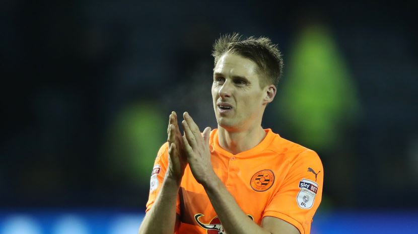 Reading FC midfielder issues backing to under fire manager