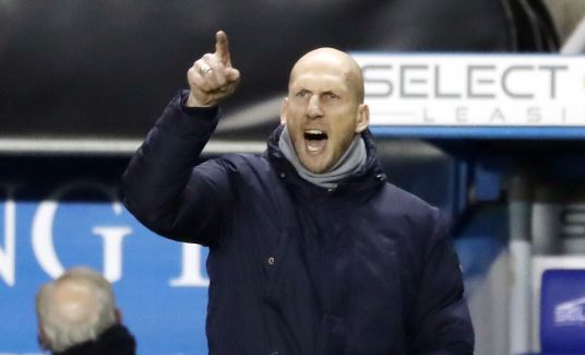 Stam wants raucous atmosphere for Reading FC v Leeds United
