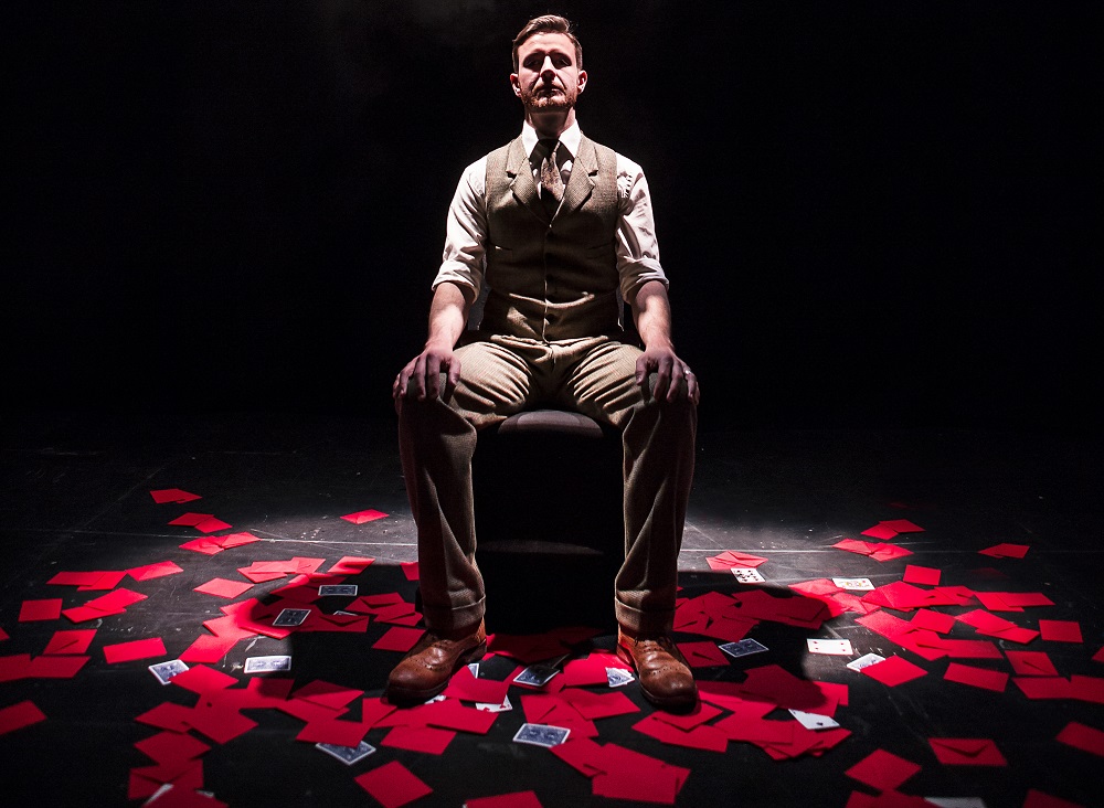 Alex-McAleer-performing-in-Champions-Of-Magic-_100418