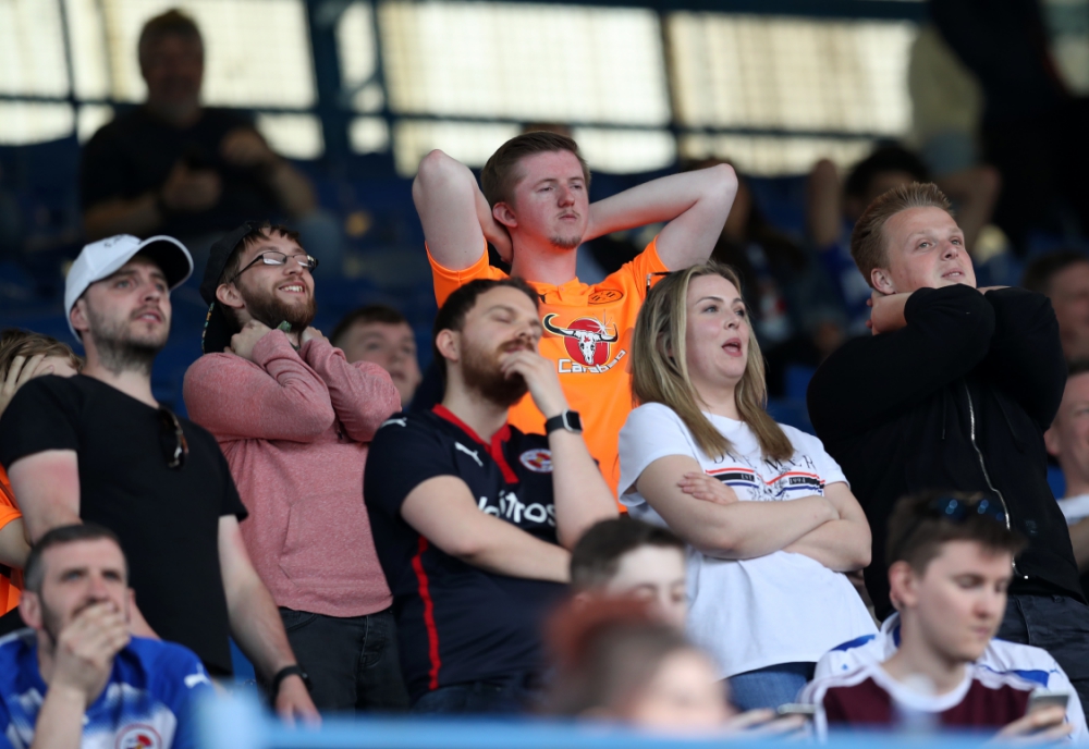 Reading FC fan gallery from the game at Sheffield Wednesday