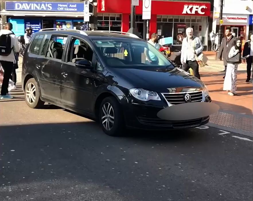 Driver holds up every single Reading bus by parking in the worst place possible