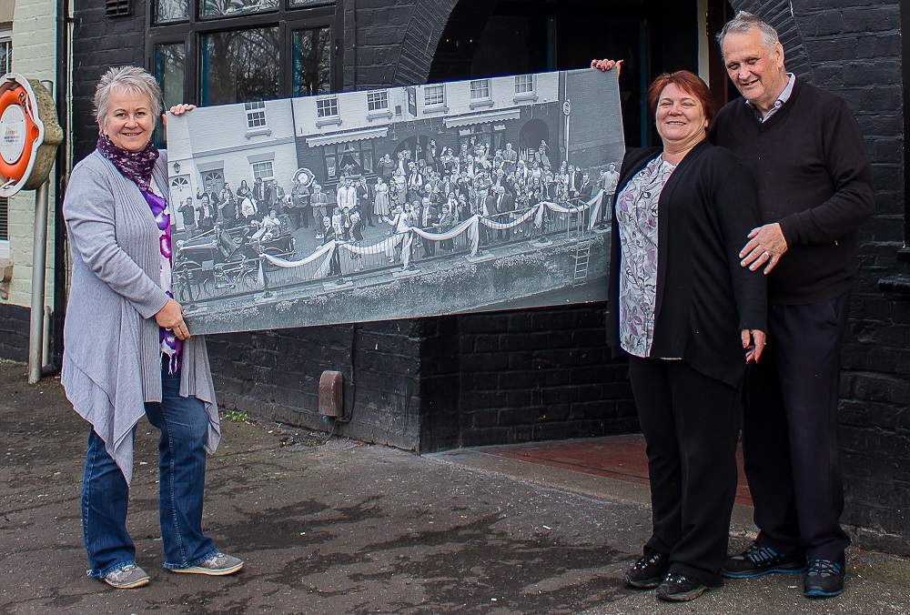 Reading community pub celebrates customers at charity book launch