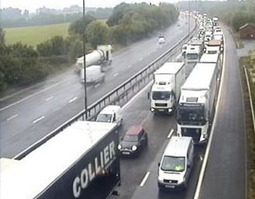 Recap updates from M4 as car smashes into lamp post