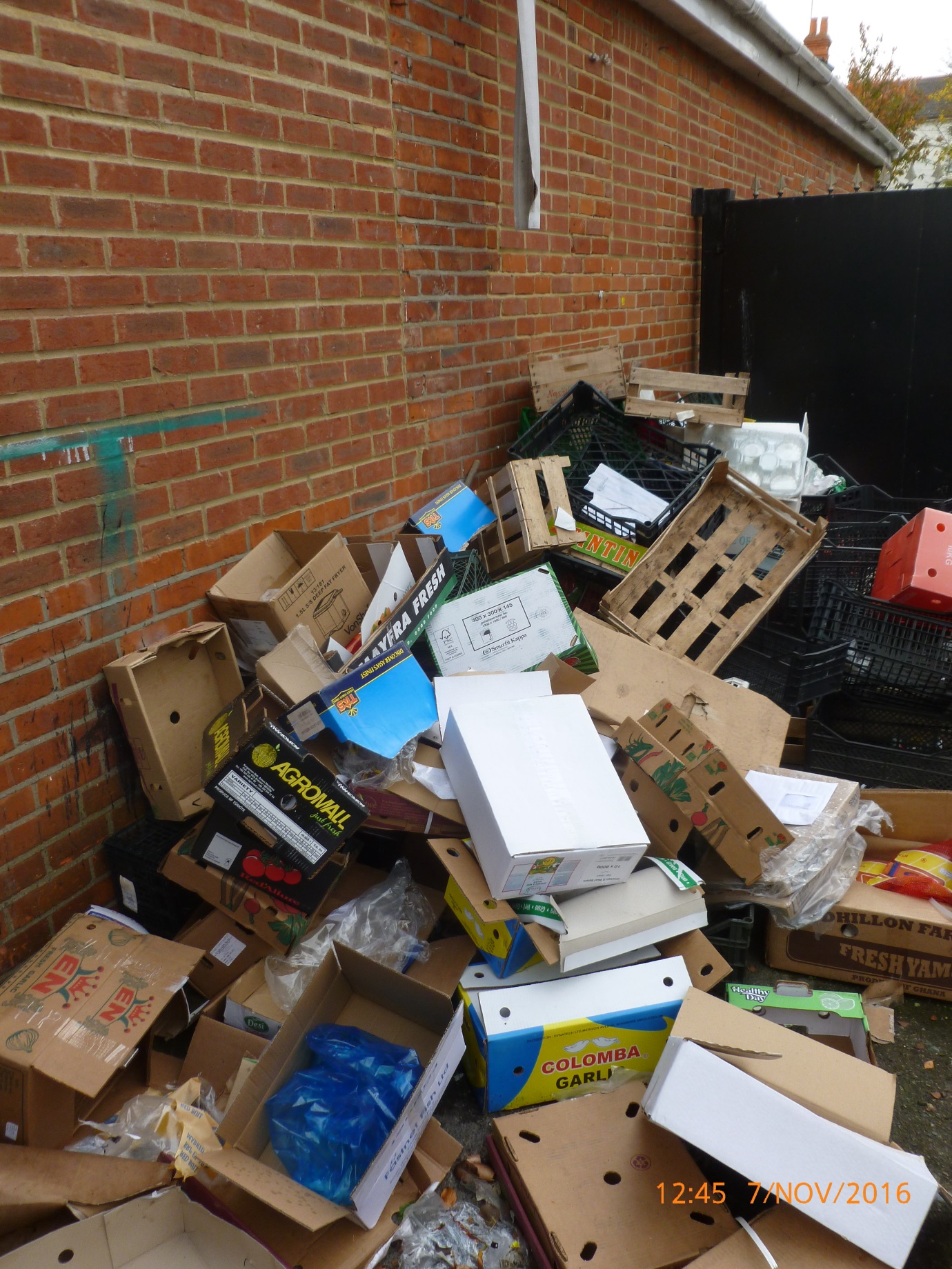 dumped-rubbish240518