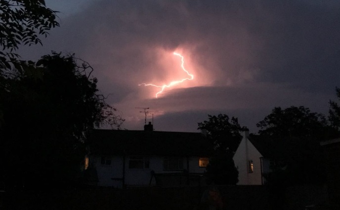 Fierce showers and thunderstorms forecast for Berkshire