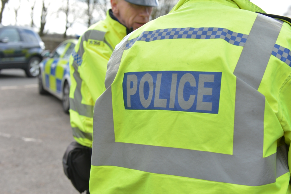 Police hunt gun wielding vandal in Reading