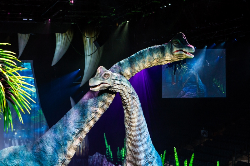 michaela strachan walking with dinosaurs