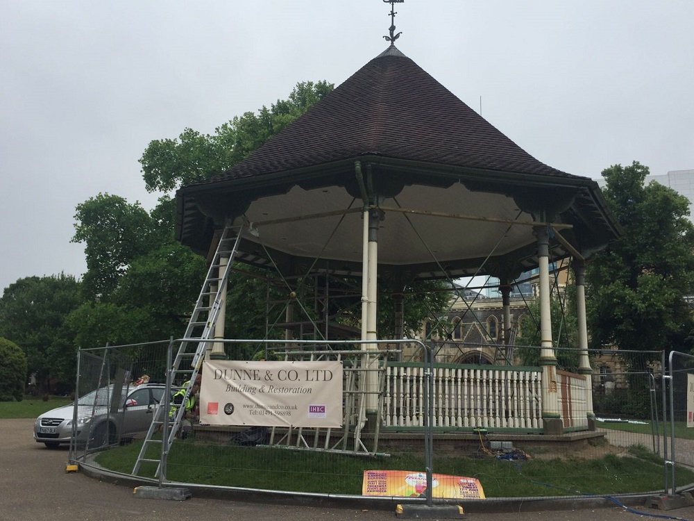 Music fans ‘miffed’ at Forbury Gardens bandstand delays