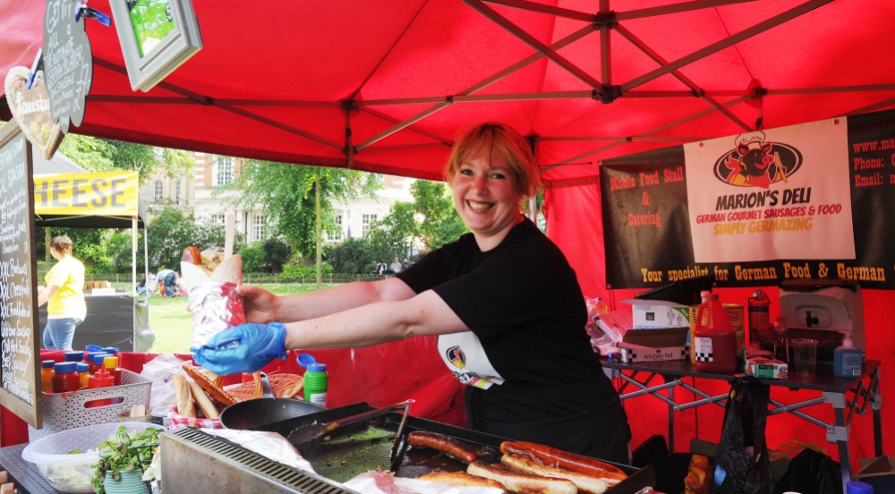 Feastival-Blue-Collar-in-Forbury-Gardens-28.05--15-