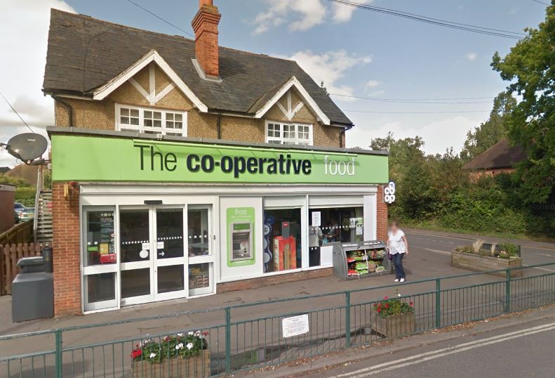 Police link raids on supermarkets in Sonning Common and Hungerford