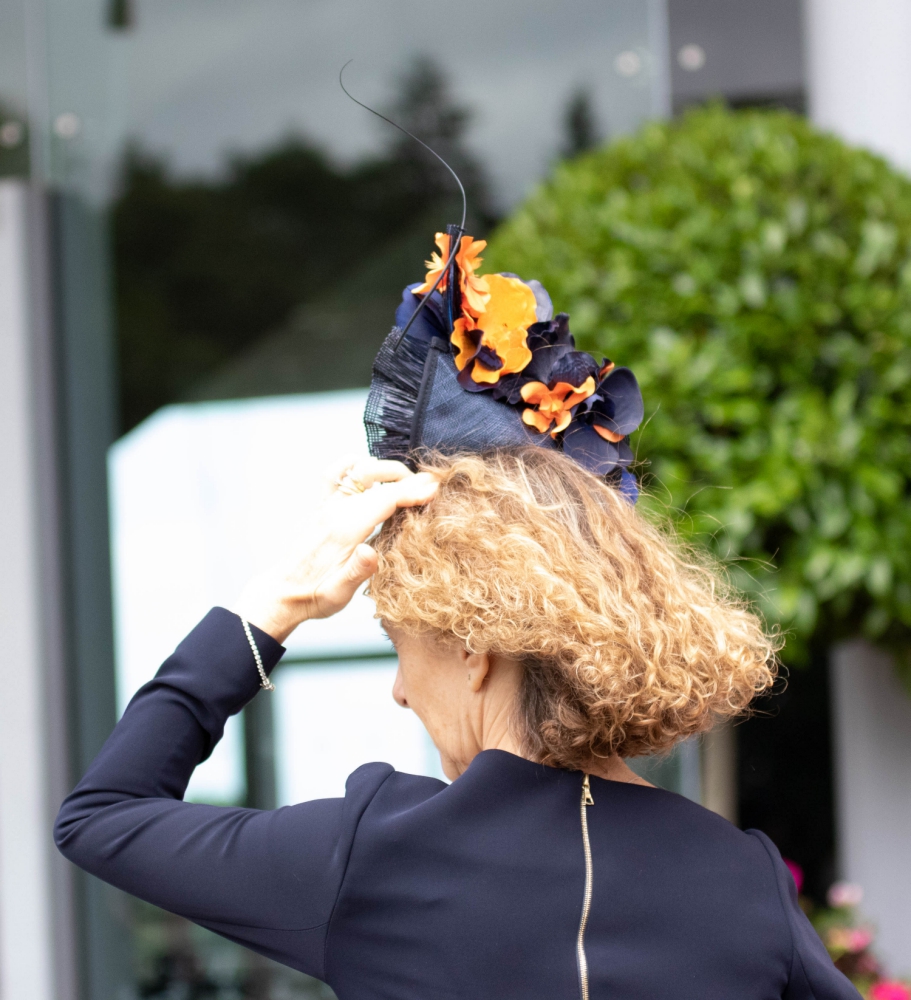 hat-holding-200618--12-