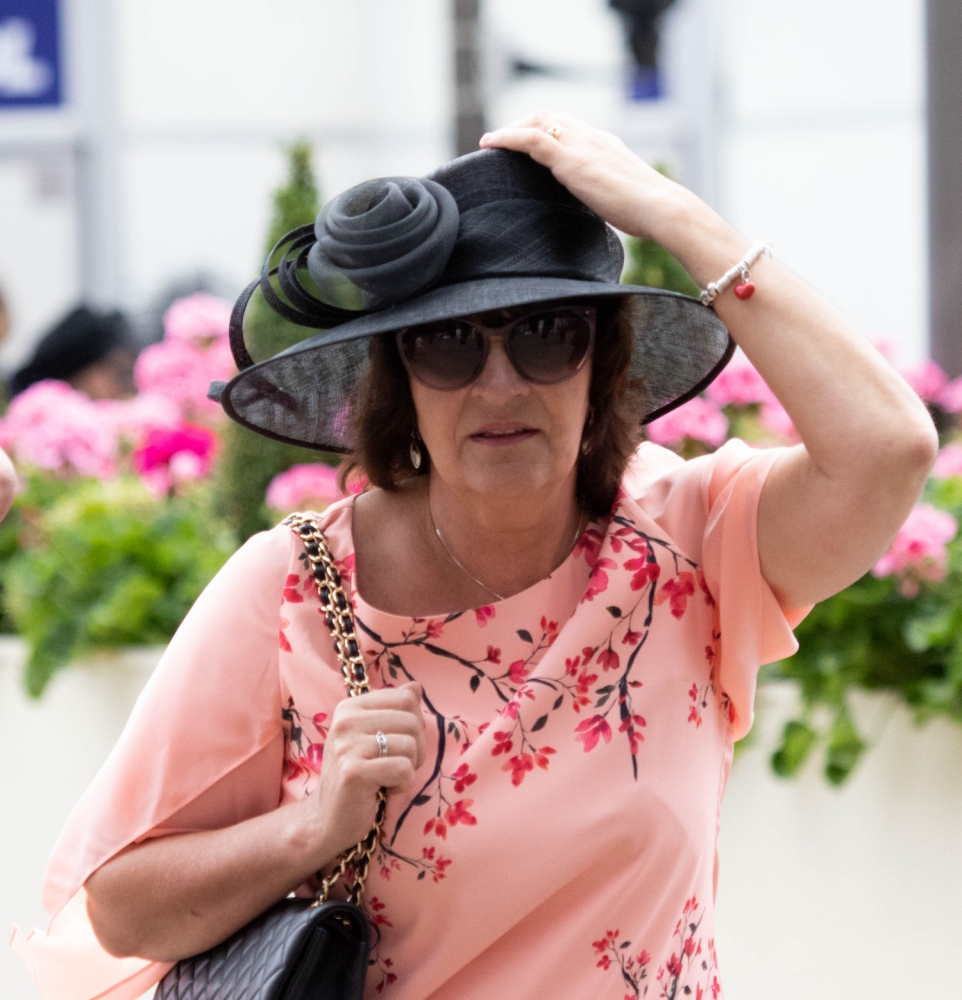 hat-holding-200618--16-