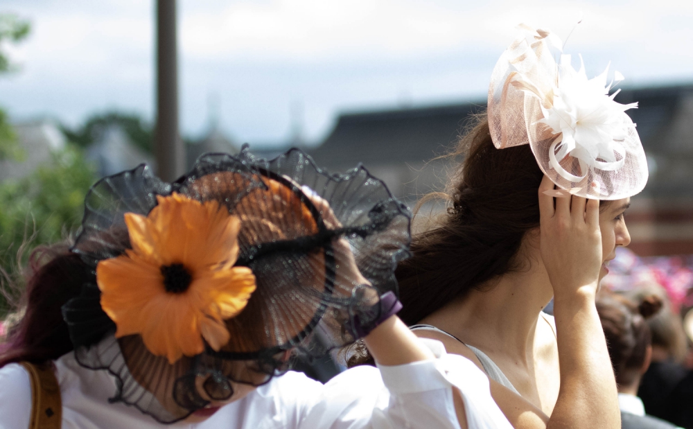 hat-holding-200618--26-