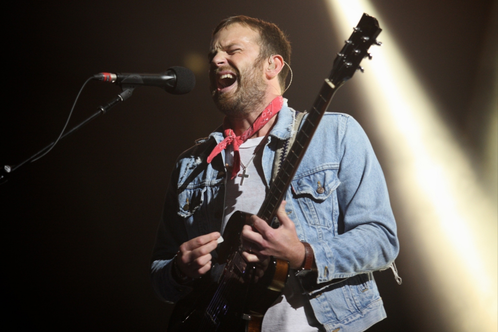Kings-of-Leon-_230718