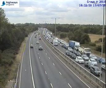 Recap updates after M4 closed by police incident in Reading