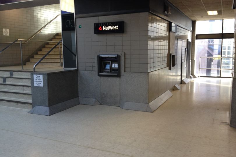 Secret-cash-machine-at-Reading-Station-_300718