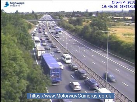 Live updates as crashes cause rush hour delays on both sides of the M4