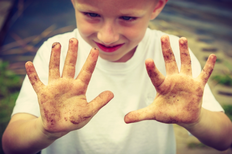 Days-out-in-Berkshire-for-children-with-special-needs-or-disabilities-messy-club
