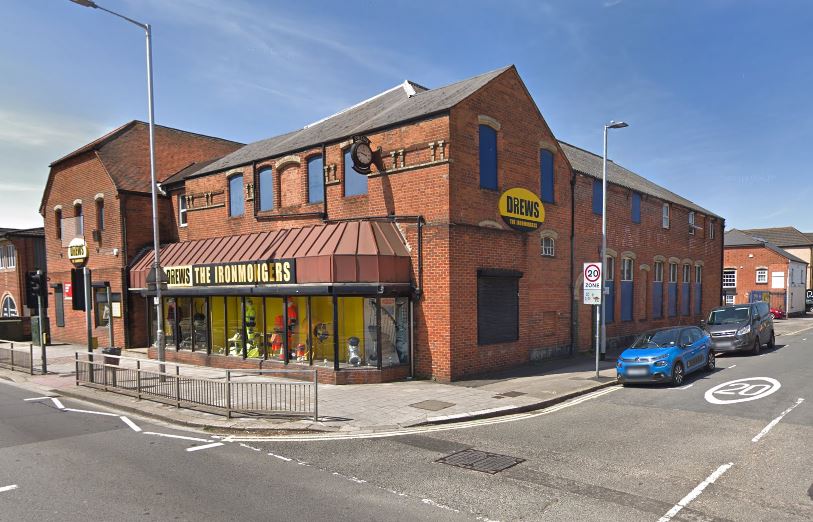Independents “cannot survive on fresh air” - calls to shop local as Drews reveals closure