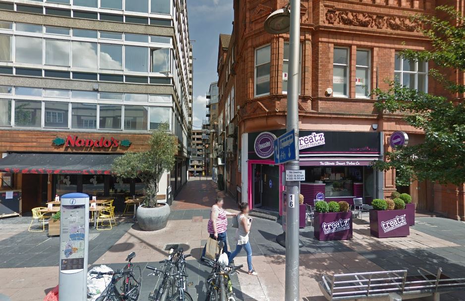 Man robbed at knifepoint in Reading town centre
