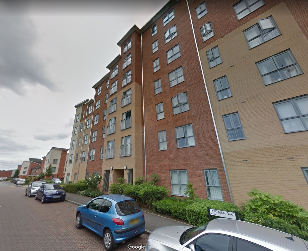 Mum's fury at 'disgusting' mould and security problems at Reading flats