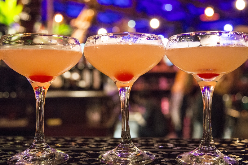 Retro-Cuban-pop-up-Last-Nights-of-Havana-salsas-into-Tobacco-Dock--tempting-the-Canary-Wharf-after-work-crowd-with-rum-cocktails2