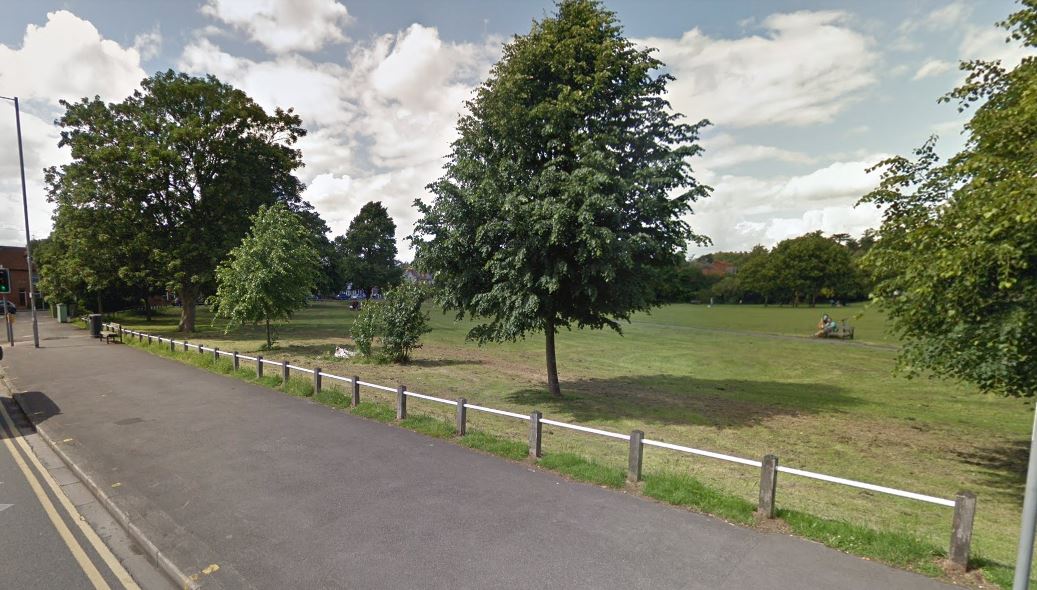 Police hunt gang of thugs who robbed boy and attacked cyclist in Caversham