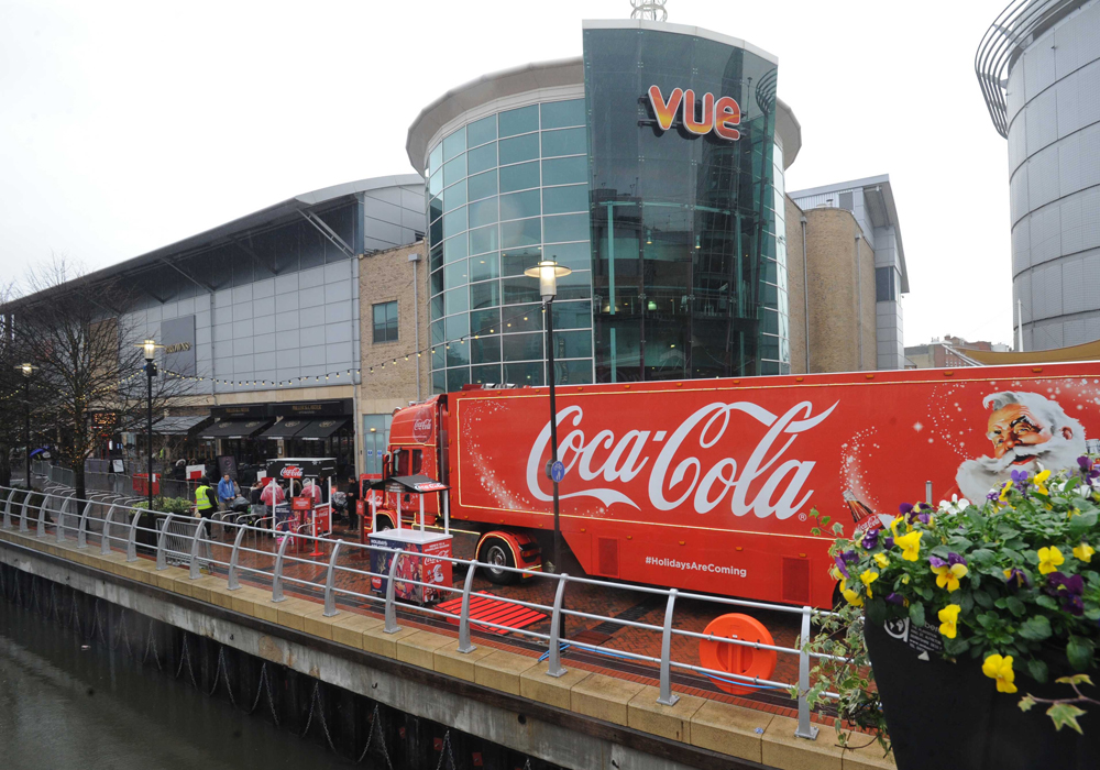 Coca-Cola-truck-at-The-Oracle-Riverside-161118-1