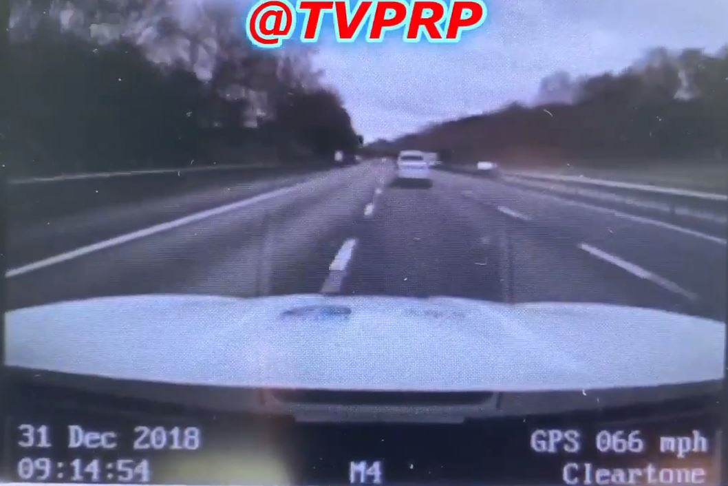 Watch as middle lane hogger is caught on M4 in Reading