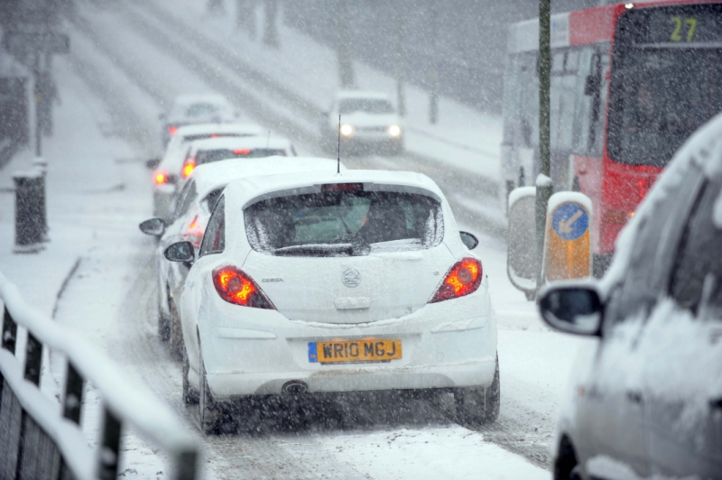 How-drivers-can-stay-safe-on-the-roads-as-ice-and-snow-hits-the-UK5