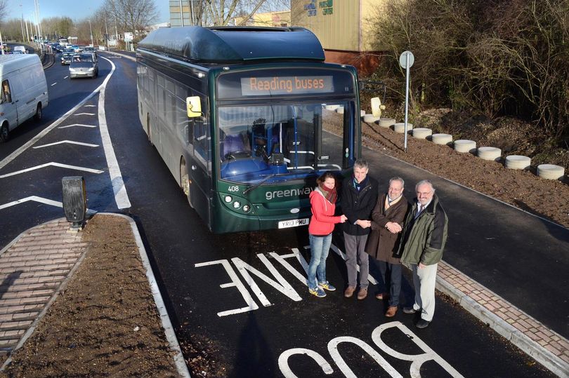 lth_bkr_131217A33buslane_02