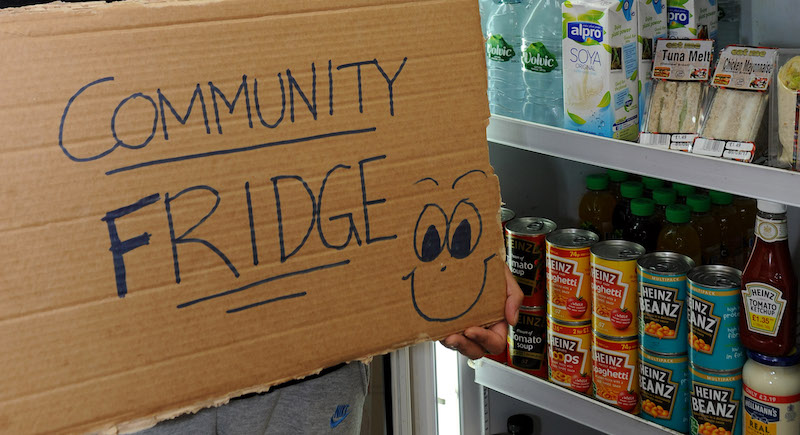 New-Community-Fridge-opens-in-Polloksheilds-1