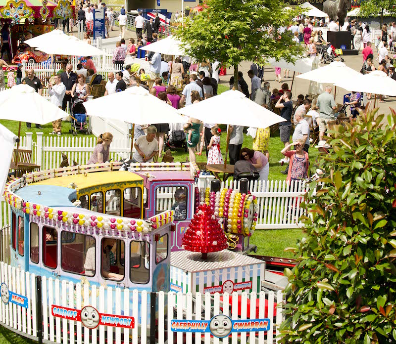 Get-ready-for-a-Sunday-fun-day-at-Ascot-Racecourse1