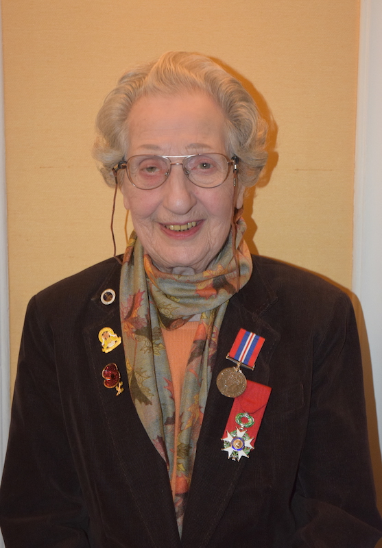 World War II veteran 'truly overwhelmed'  to be awarded medal for her service