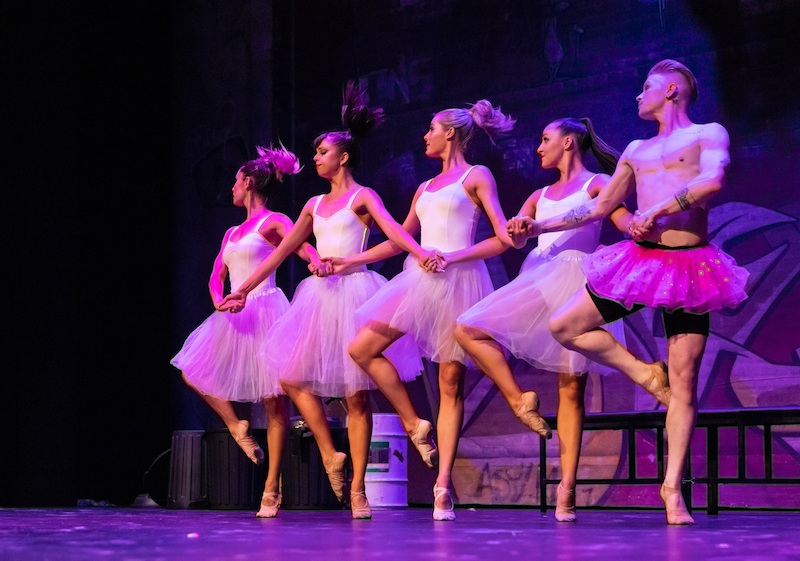 Review--Electric-dance-show-has-audiences-on-their-feet-8