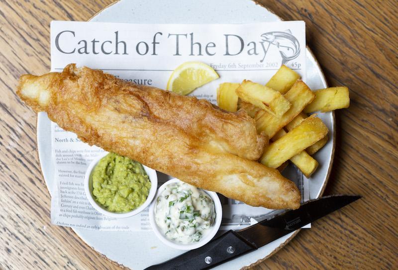 Trendy-London-restaurant-welcomes-new-Head-Chef-with-a-Royal-record-16