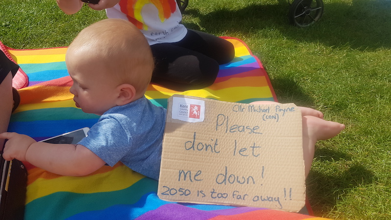 Young-students-demonstrate-for-change-in-Sevenoaks-1